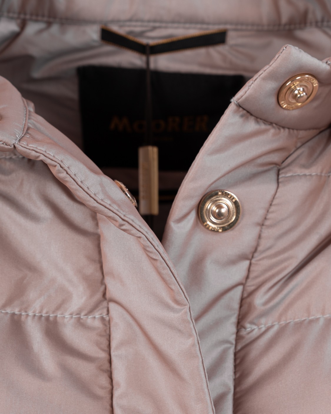 shop MOORER Saldi Giaccone: Moorer piumino 'Muriel Thc' in nylon imbottito in piuma d'oca.
Colletto a camicia.
Chiusura bottoni.
Tasche.
Manica lunga con polsino.
Dettaglio zip ai lati.
Coulisse interna regolabile in vita.
Composizione: 100% poliammide.
Fabbricato in Italia.. MURIEL THC-DESERTOU0080 number 5103441